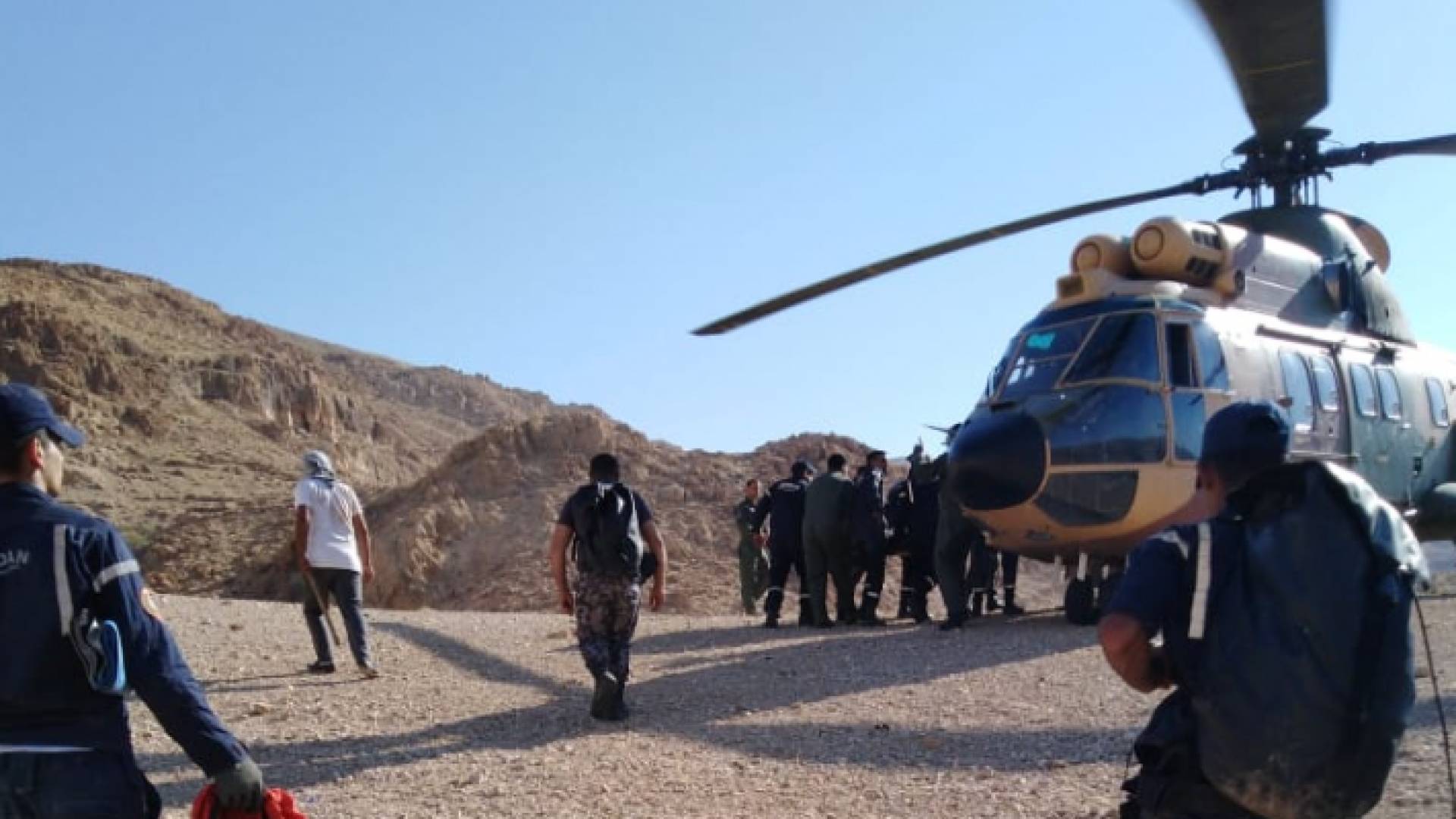 كوادر الدفاع المدني