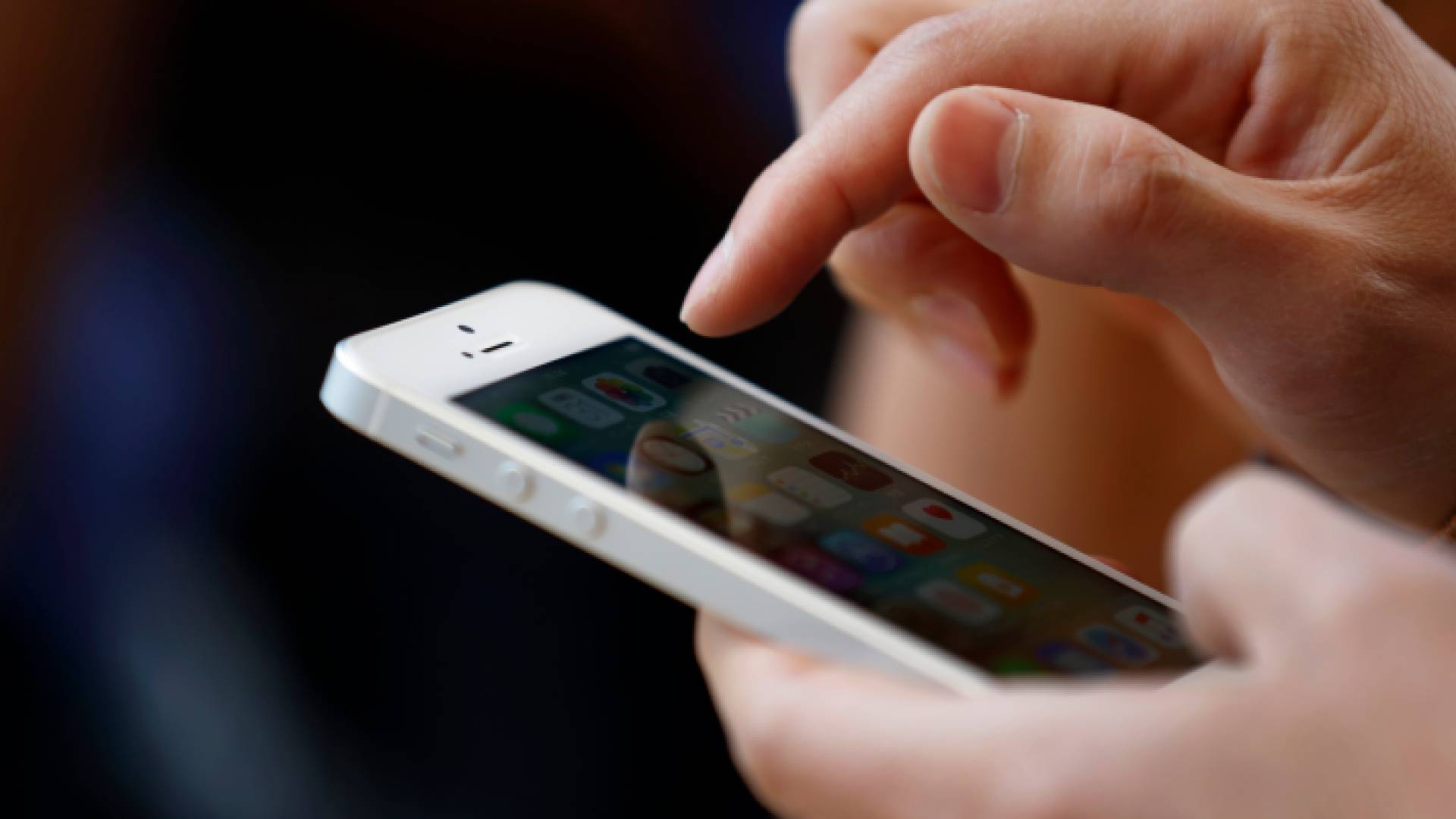 أردنية تخترع تطبيقا الكترونيا يقرأ العملات للمكفوفين