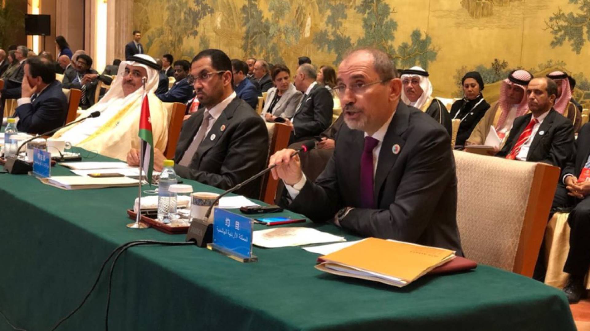 الصفدي خلال مشاركته في الاجتماع الوزاري للمنتدى العربي الصيني في بيجين