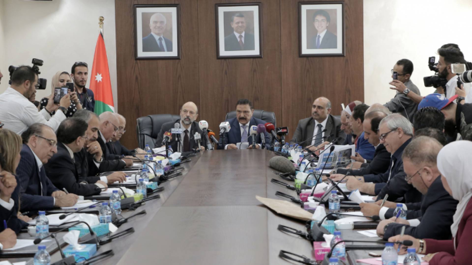 رئيس الوزراء يواصل لقاءاته التشاورية مع الكتل البرلمانية