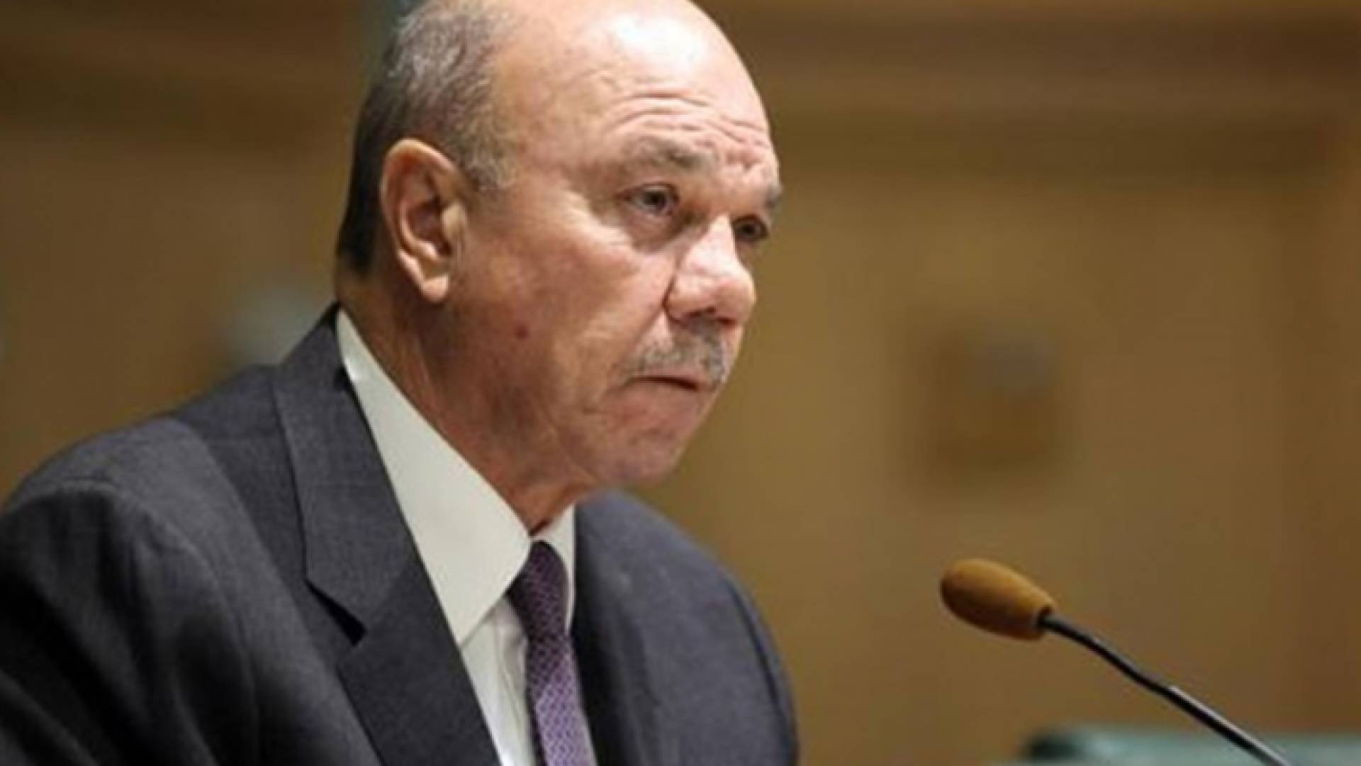 الفايز يطالب بقانون ضريبة يستجيب للتوجيهات الملكية