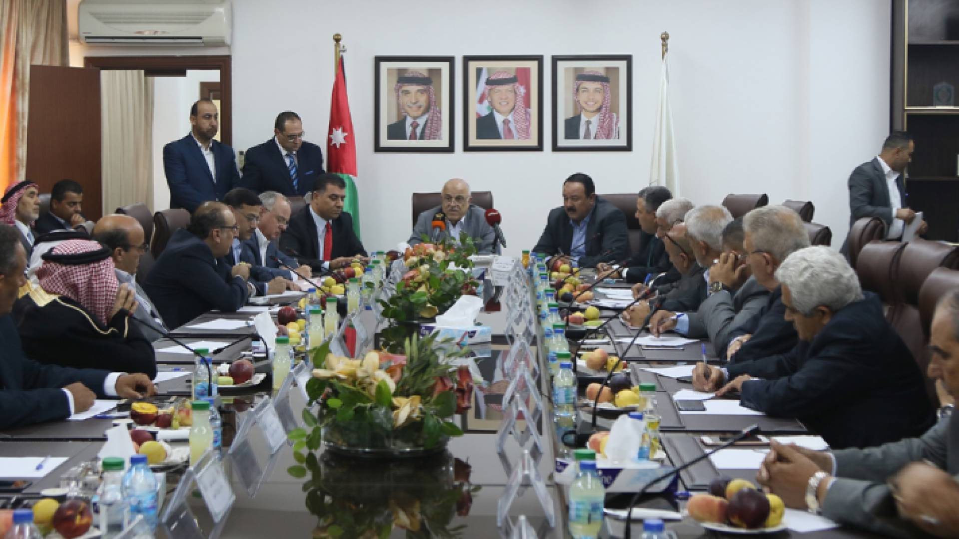 نائب رئيس الوزراء يستمع الى تحديات القطاع الزراعي