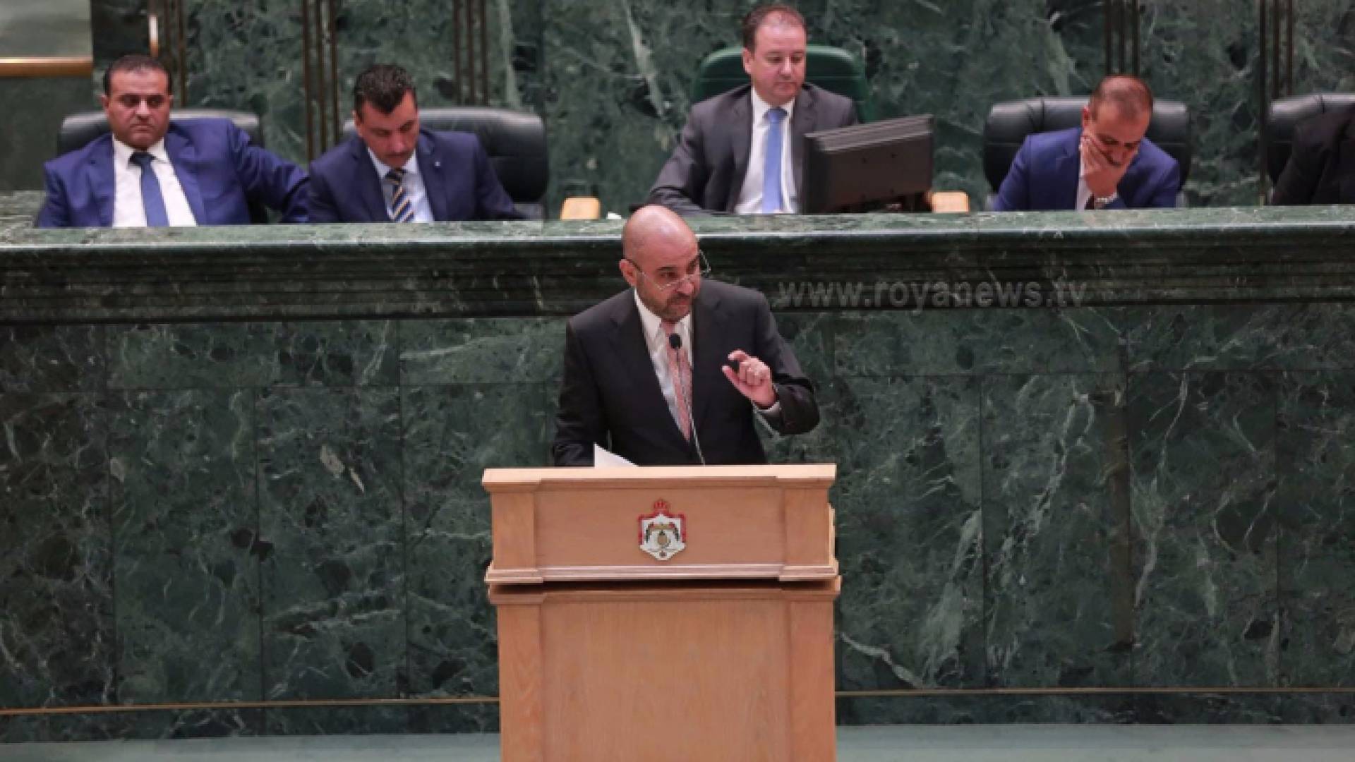 النائب طارق خوري