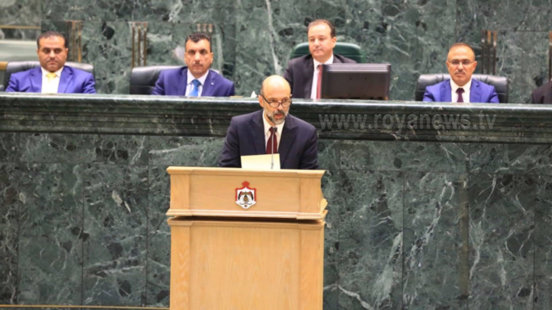 رئيس الوزراء يلقي رده على مطالب النواب