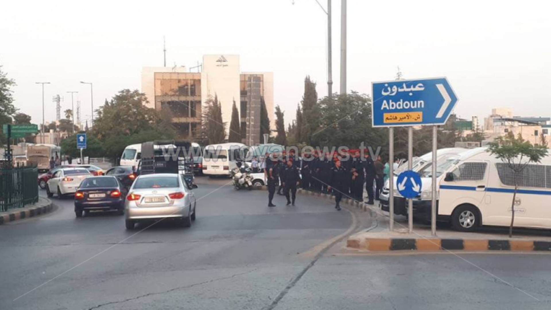 من التجمع