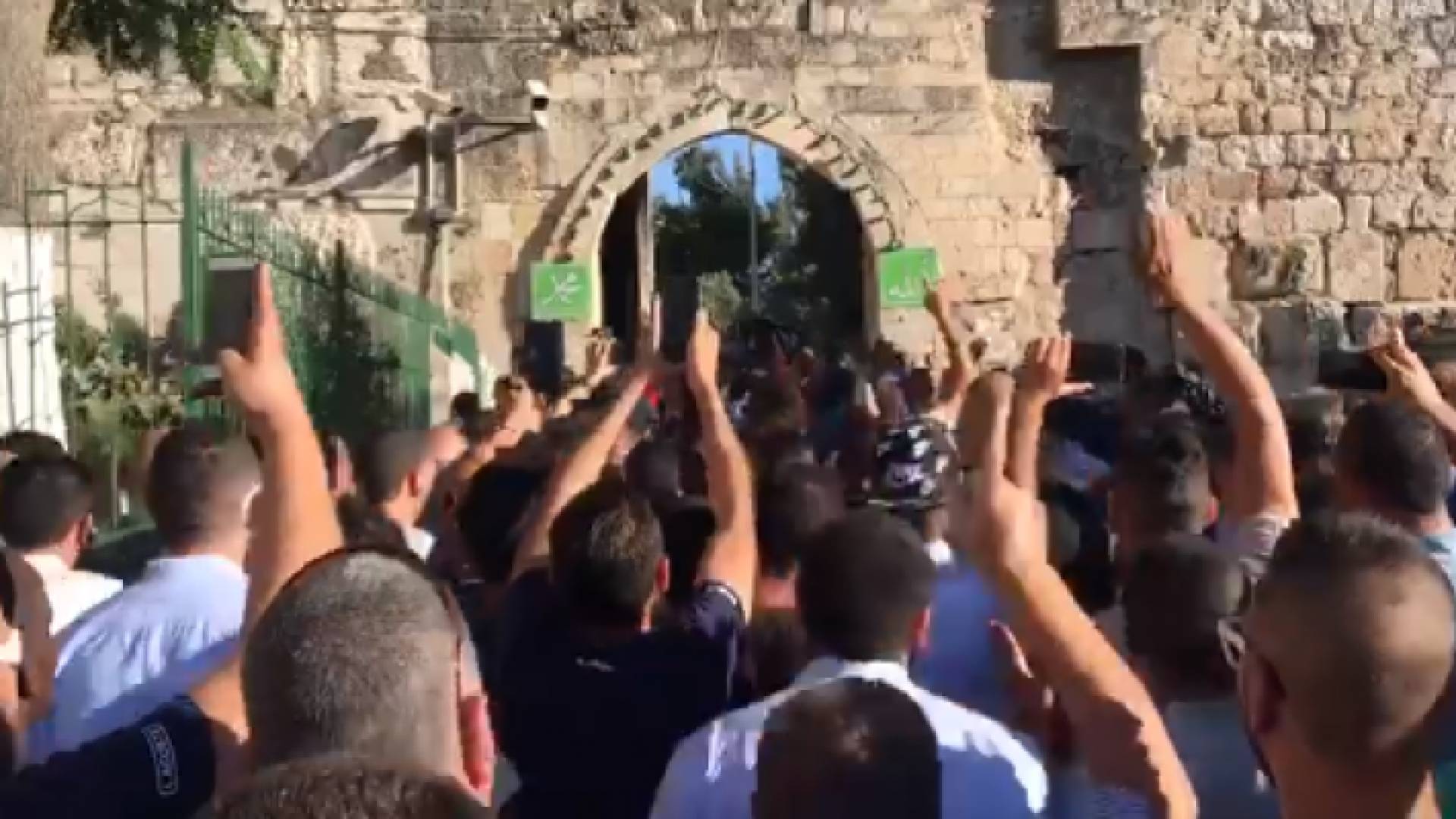 اعادة فتح ابواب المسجد الاقصى بعد اغلاقها من قبل الاحتلال