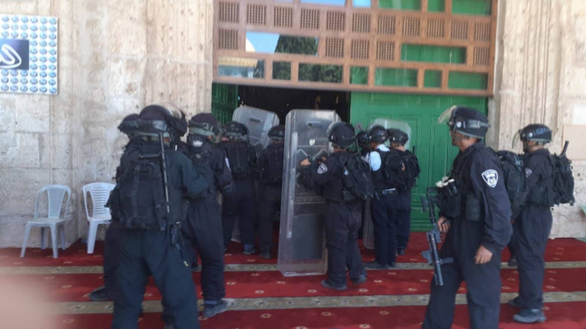 الاحتلال يغلق أبواب المسجد الأقصى بعد اندلاع مواجهات