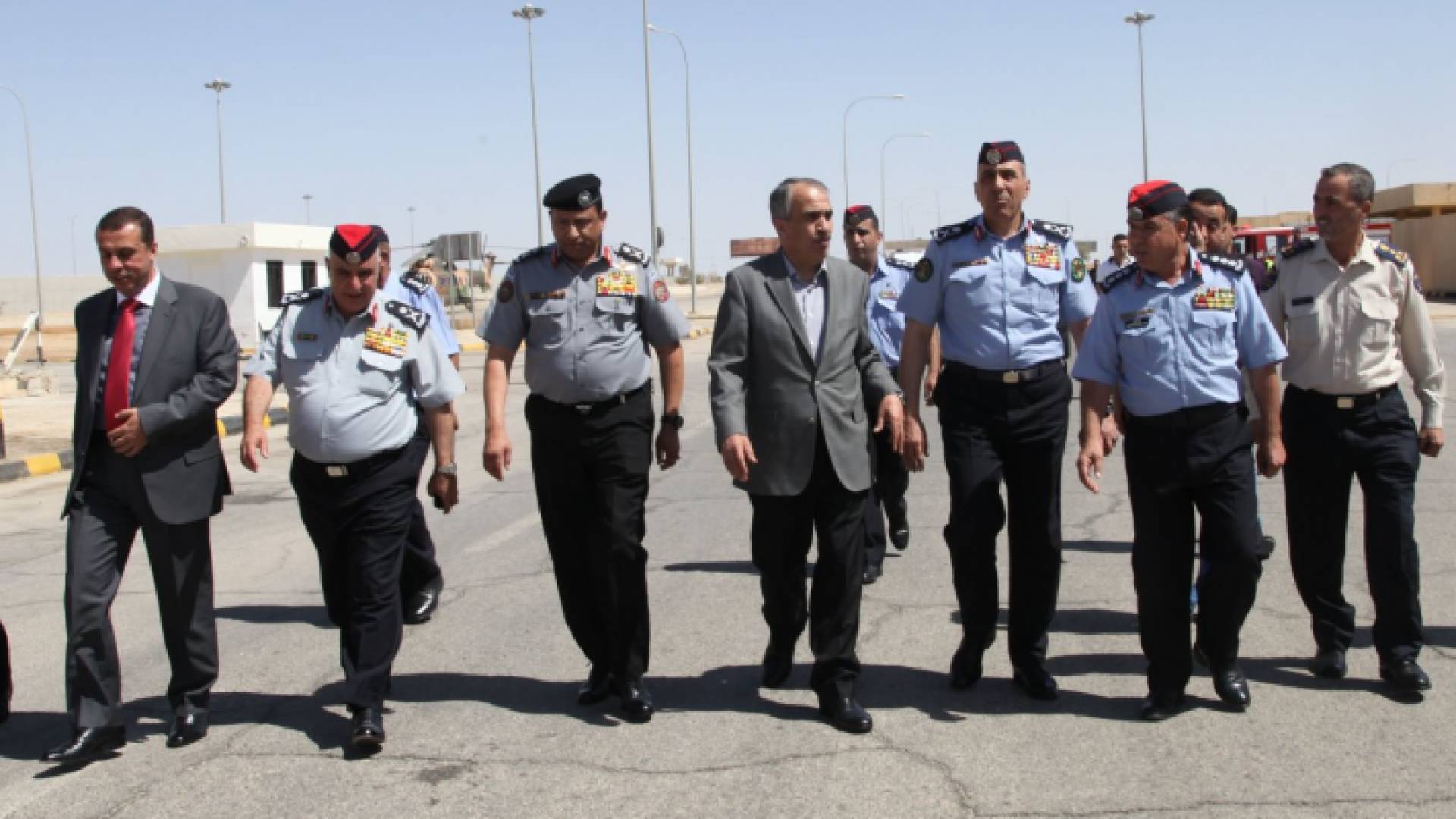 وزير الداخلية يتفقد مركزد حدود المدورة