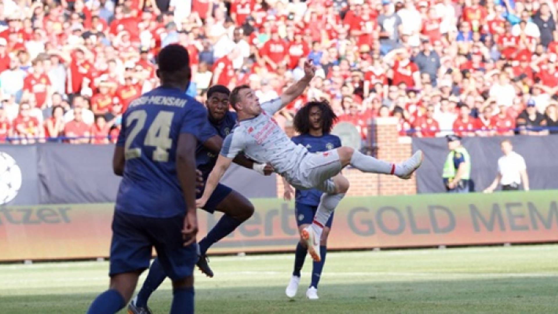 هدف شاكيري في المبارة التي جمعت ليفربول بمانشستر يونايتد