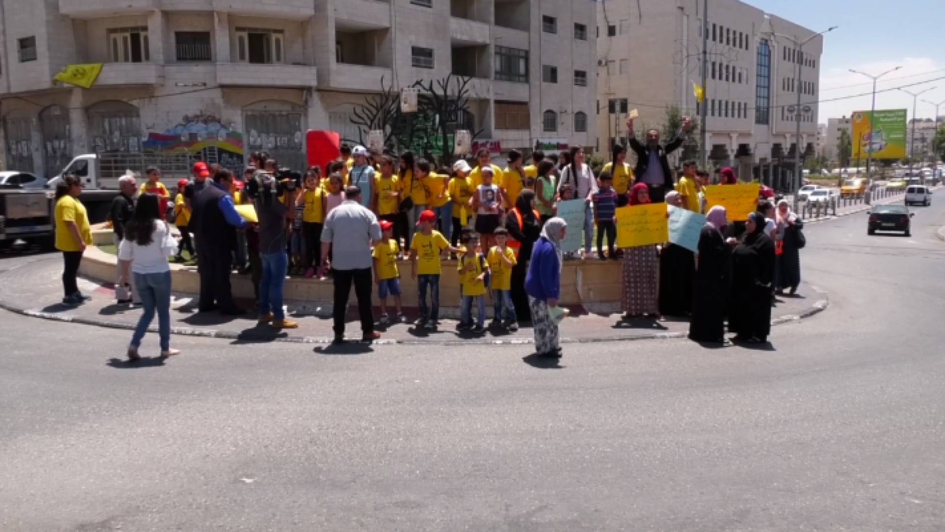 وقفات احتجاجية ضد تقليص خدمات "الأونروا" في الضفة الغربية