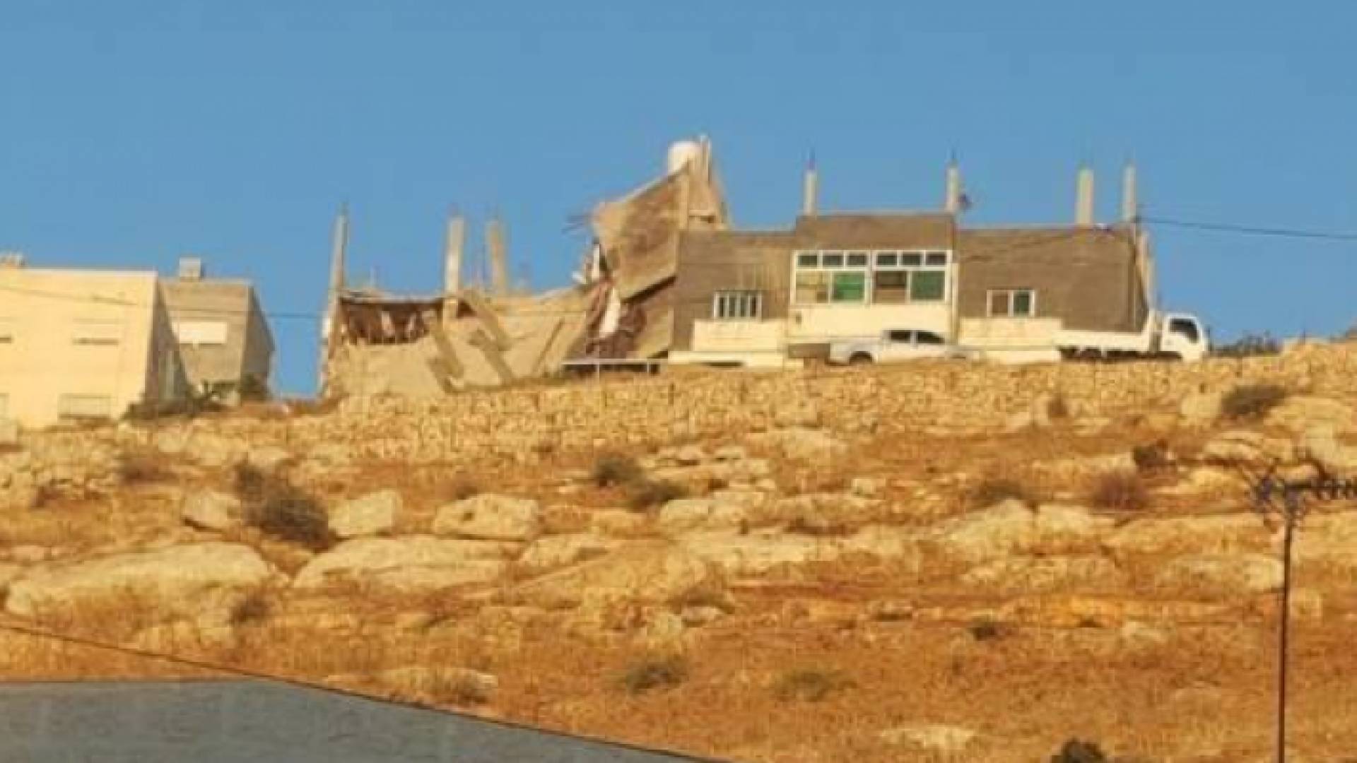 صورة من موقع المداهمة بالسلط