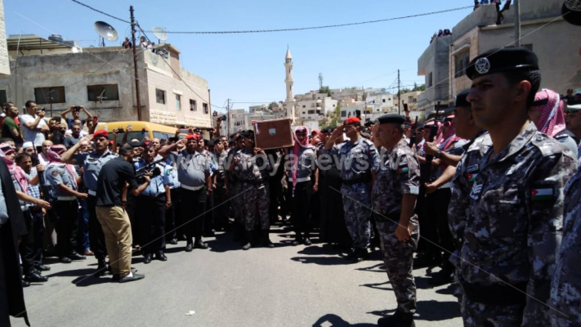 الصورة من تشييع الجثمان