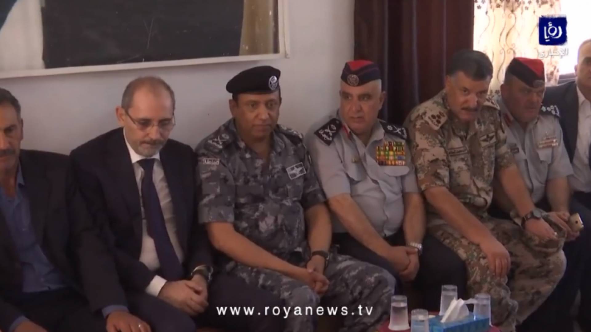 وزراء وقيادات أمنية يقدمون واجب العزاء بالشهيد الهياجنة