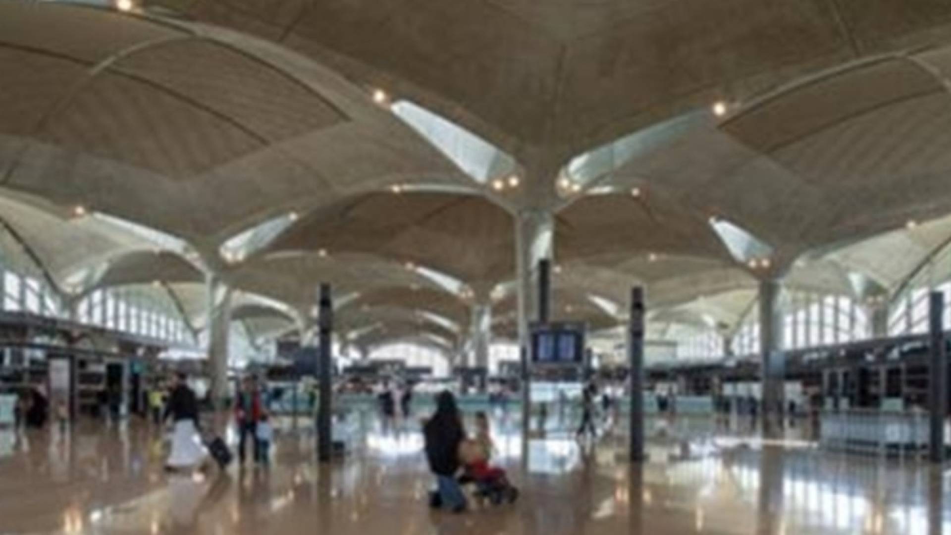 مركز جمرك الحرة المطار "المشتى" يباشر أعماله