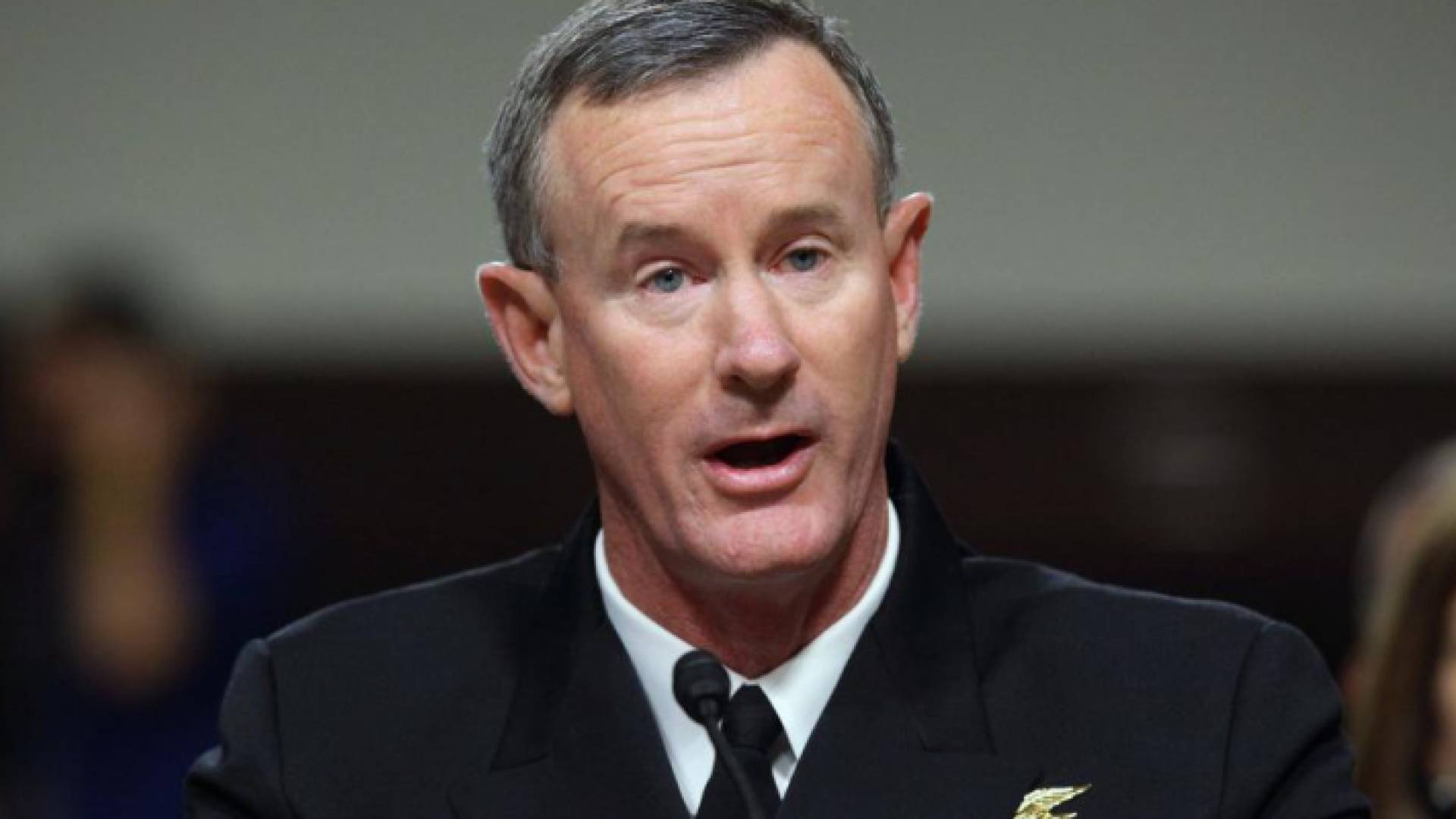 قائد عملية "قتل بن لادن" يطلب من ترمب سحب ترخيصه الأمني