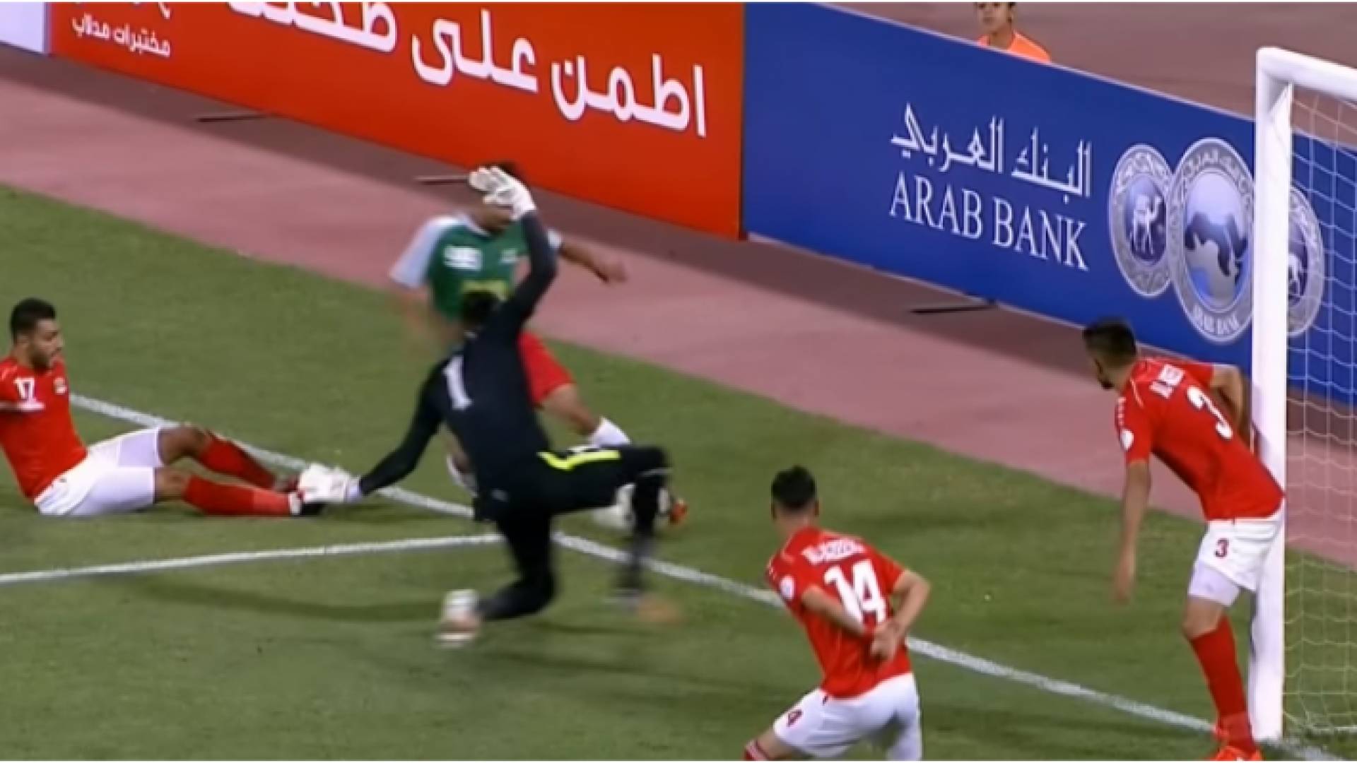 جانب من مباراة الجزيرة والوحدات