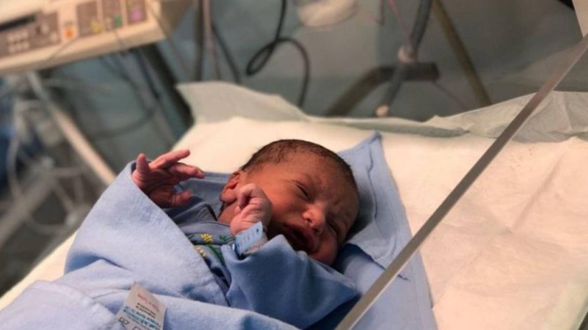 أردنية تلد على جبل عرفات