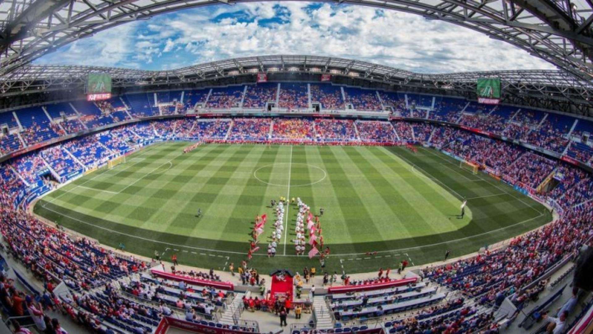 الكهرباء تنقطع عن ملعب شهد نهائيات كأس العالم