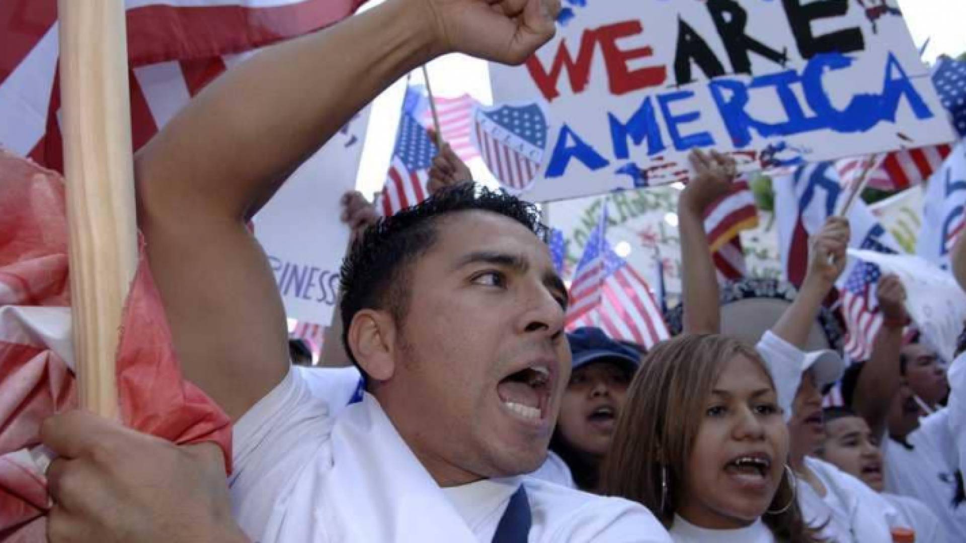 إدارة ترمب تسحب الجنسية الأميركية من آلاف اللاتينيين