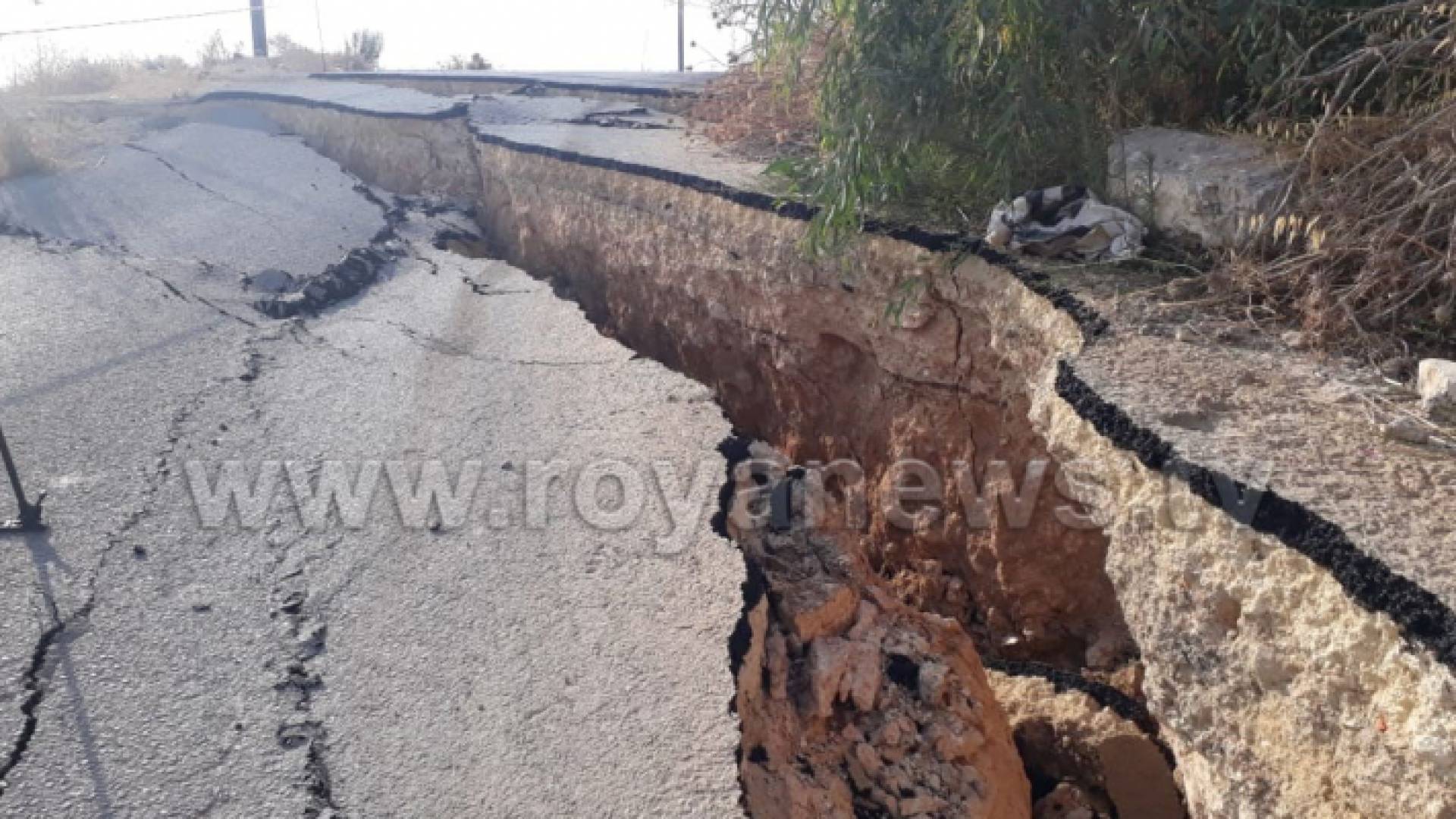 صورة للطريق المنهار بالكرك