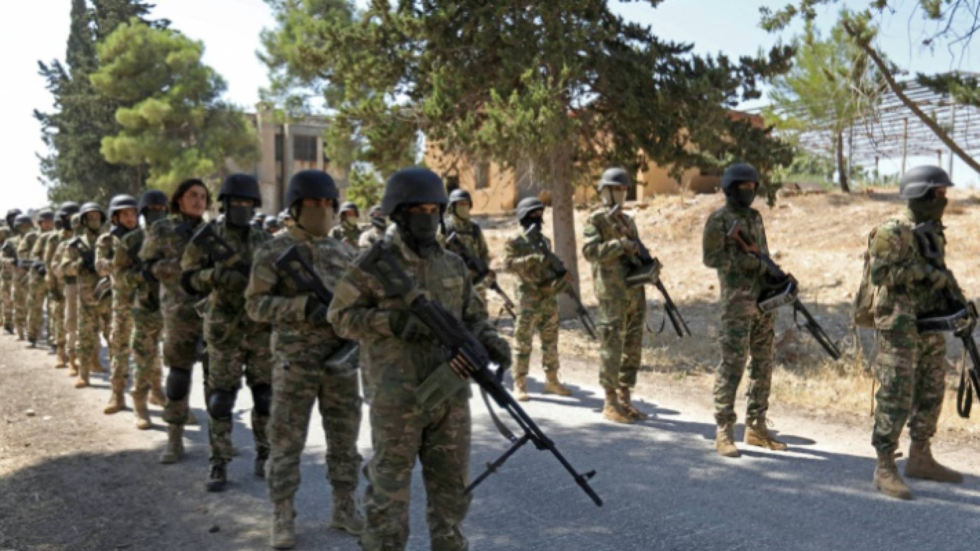 روسيا تقصف محافظة إدلب ودي ميستورا يخشى "حمام دم"