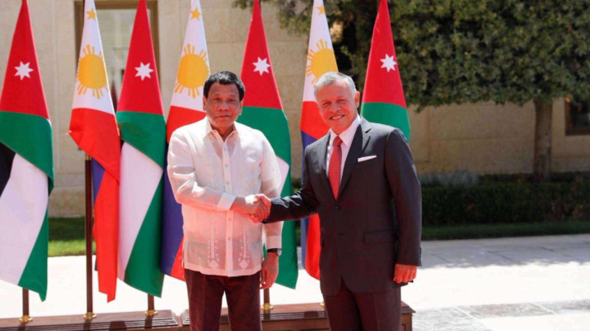 من لقاء الملك مع الرئيس الفلبيني