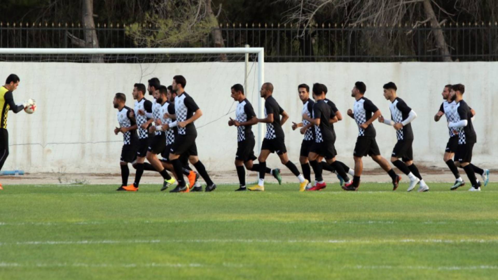 منتخبنا الوطني يرفع وتيرة تحضيراته استعدادا للقاء عمان