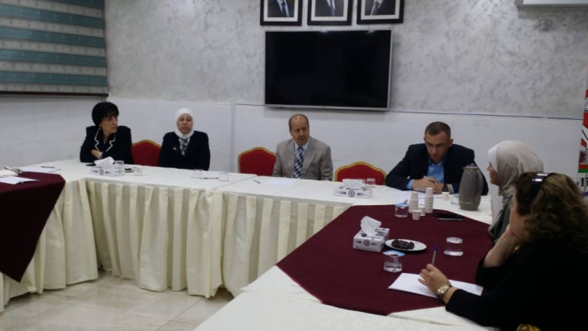 من الاجتماع