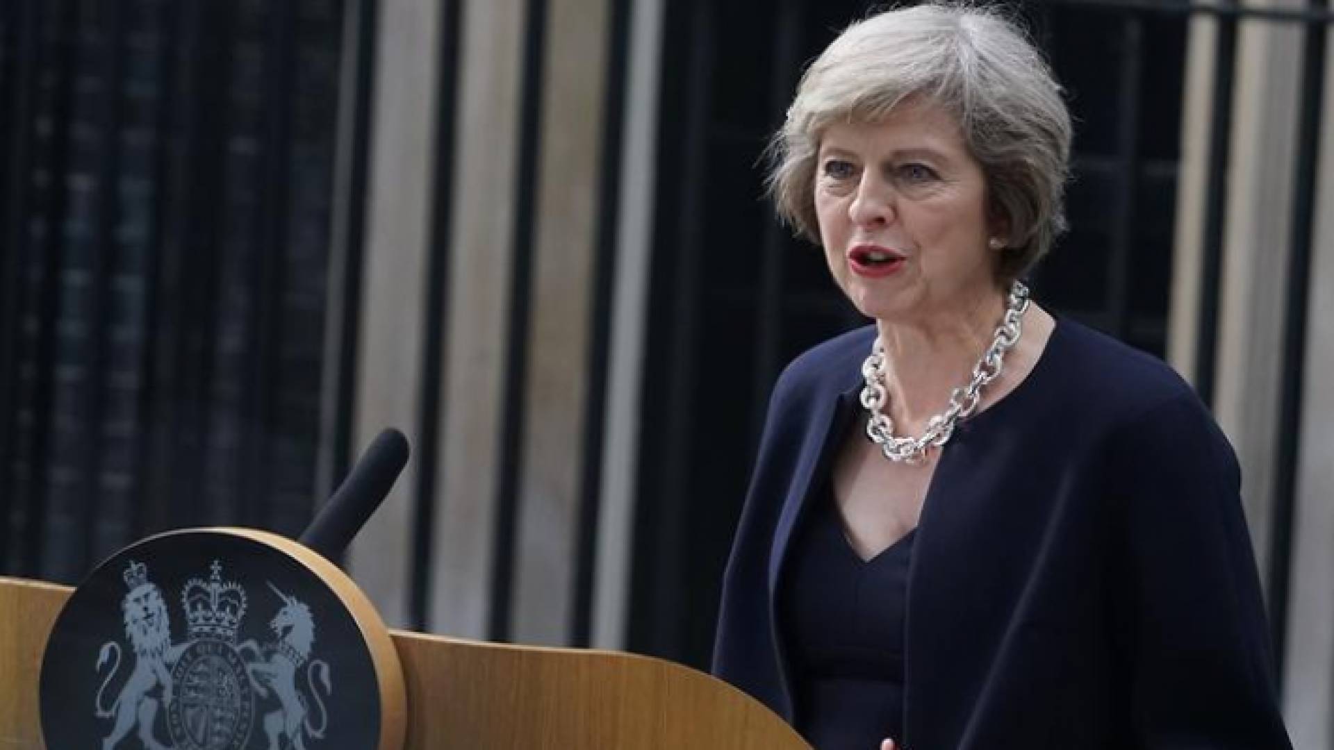 رئيسة الوزراء البريطانية المحافظة تيريزا مايؤ