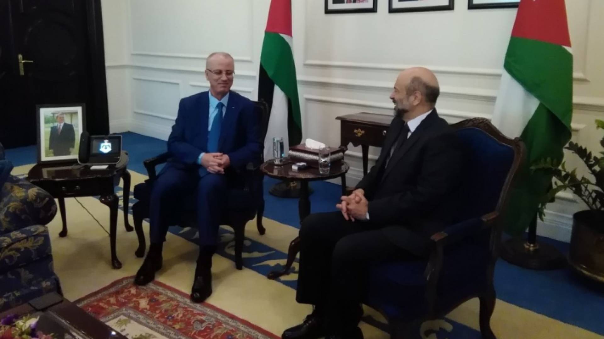 الرزاز يلتقي الحمدلله في دار رئاسة الوزراء