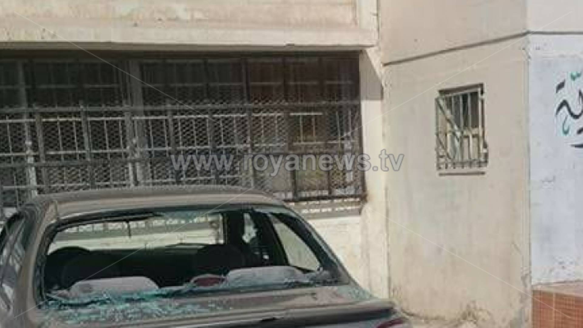 تعليق الدوام في مدرسة بالرصيفة بعد اعتداء على معلمين وتحطيم مركبات وارهاب الطلبة