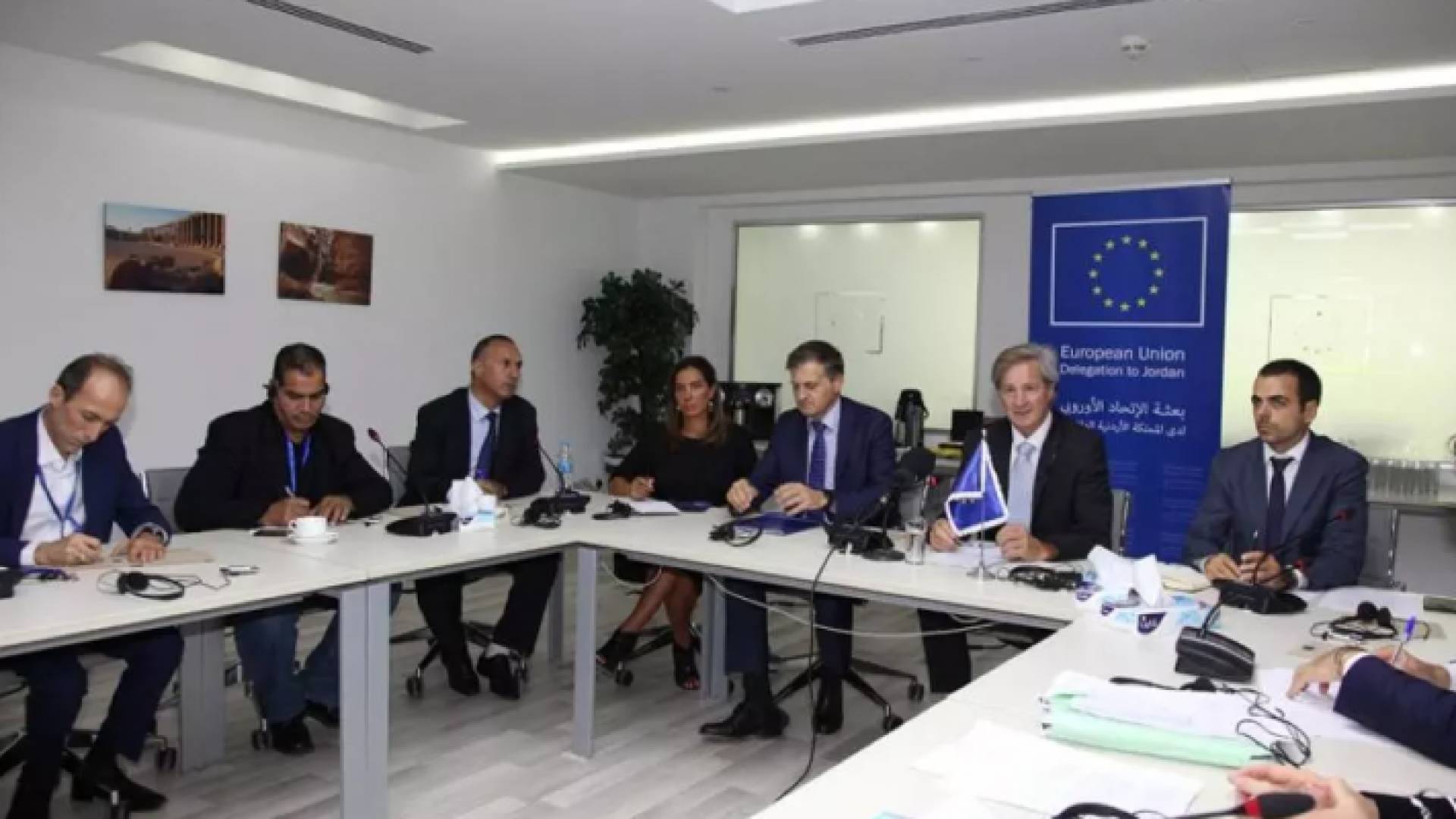 من الاجتماع