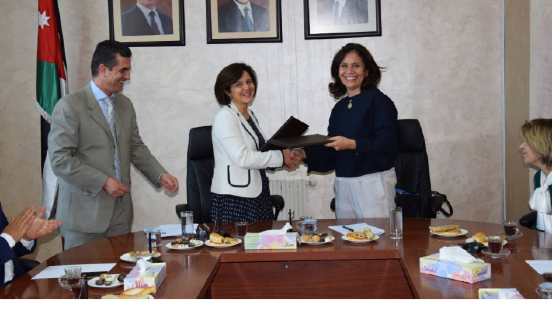 التنمية والطاقة توقعان مذكرة لترشيد استهلاك الطاقة للأسر الفقيرة