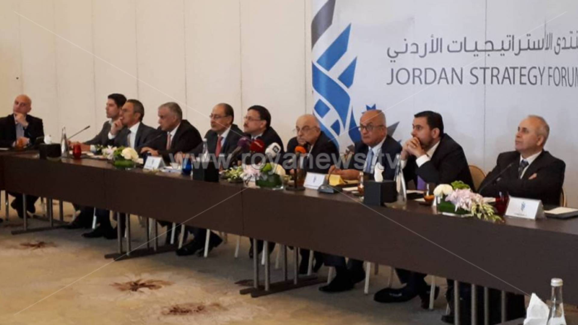 صورة خلال الجلسة