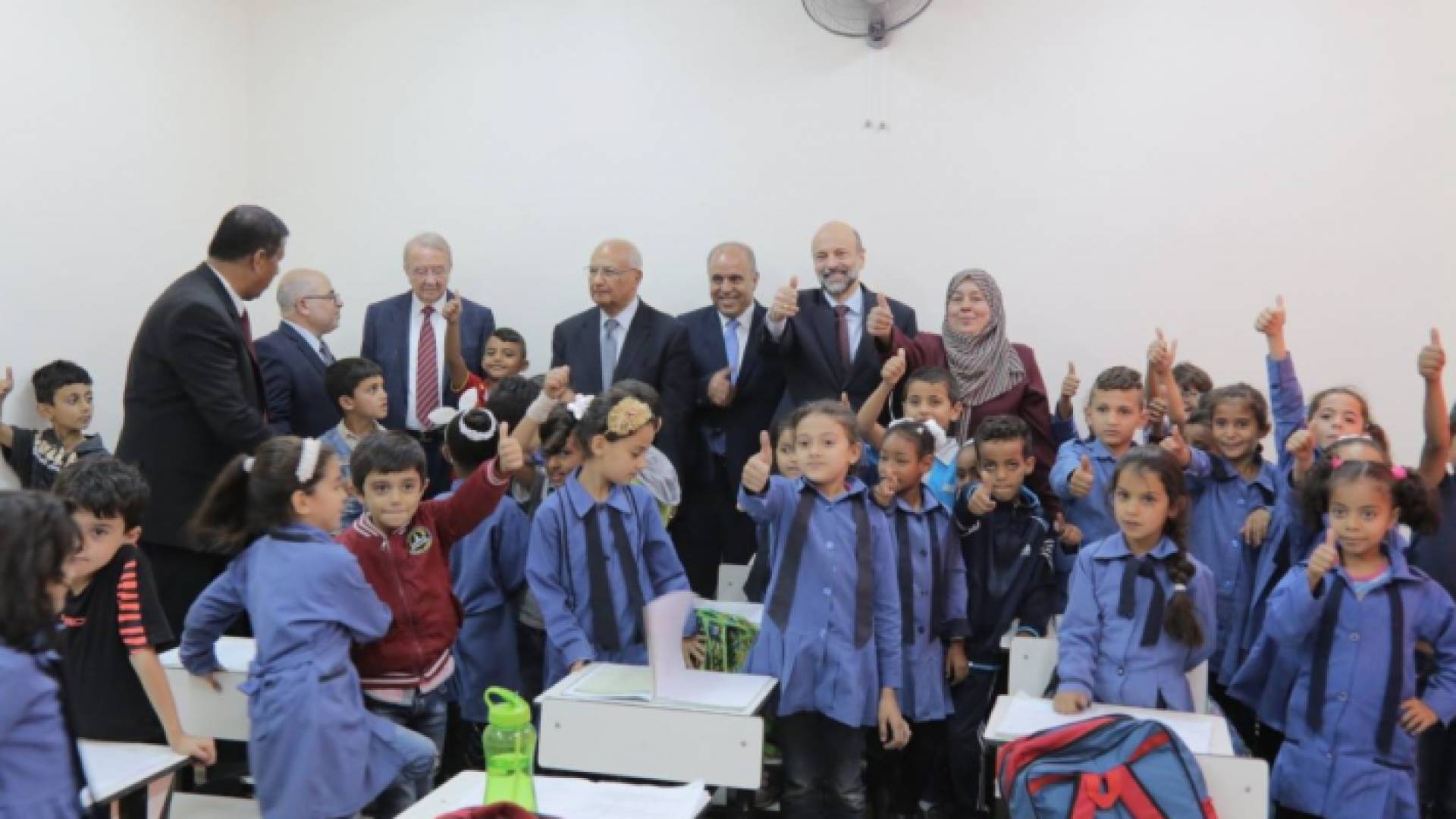رئيس الوزراء يفتتح مدرسة وقفية في لواء عين الباشا