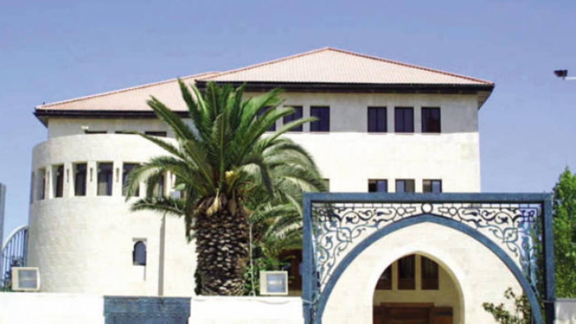 قرر مجلس الوزراء في جلسته التي عقدها اليوم الاثنين برئاسة رئيس الوزراء الدكتور عمر الرزاز الموافقة على مشروع قانون معدل لقانون الكسب غير المشروع لسنة