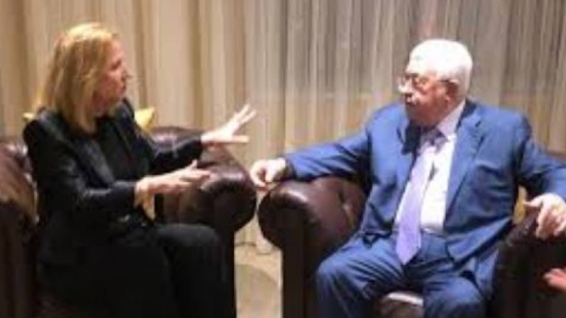 عباس يلتقي لفني