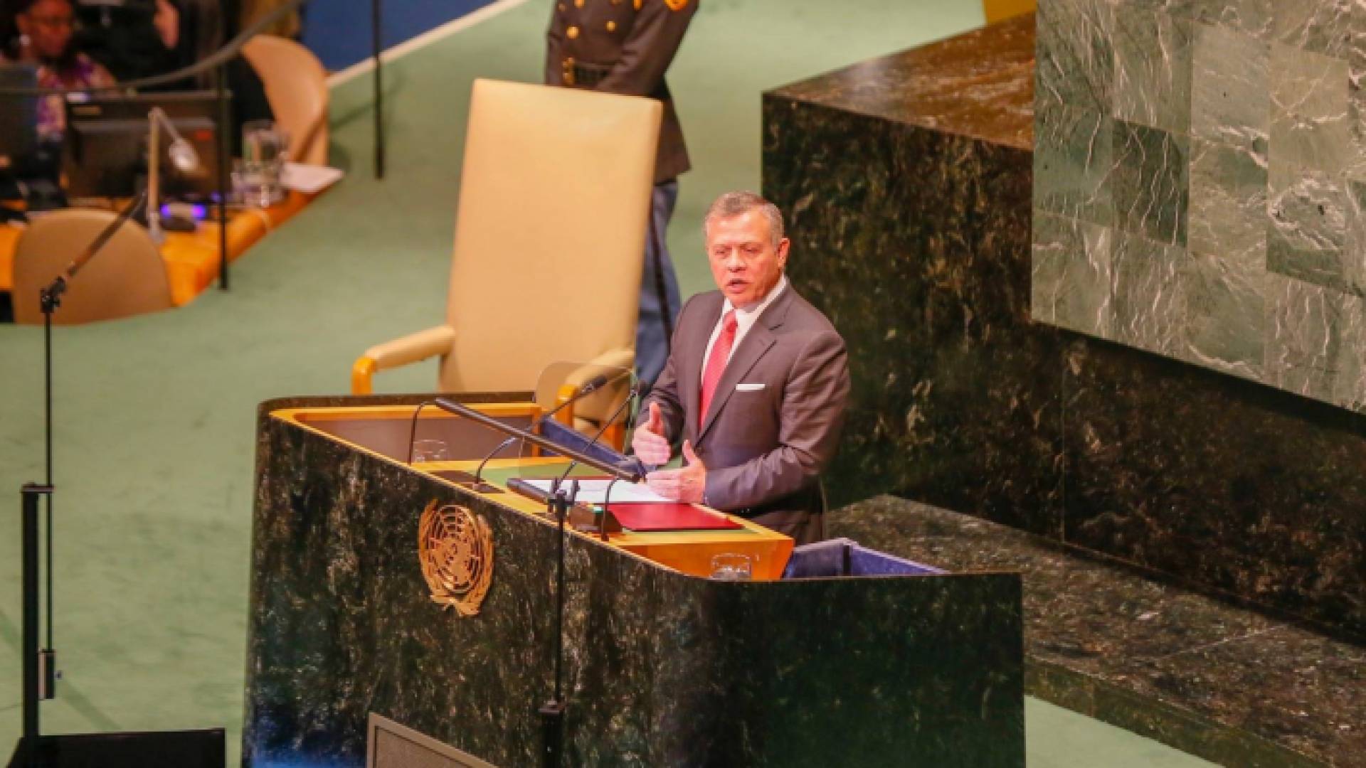 الملك يواصل لقاءاته مع عدد من قادة الدول