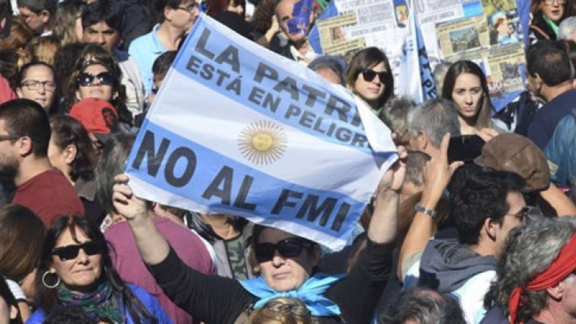 مظاهرات فى الأرجنتين تنديدا بقرض صندوق النقد الدولى