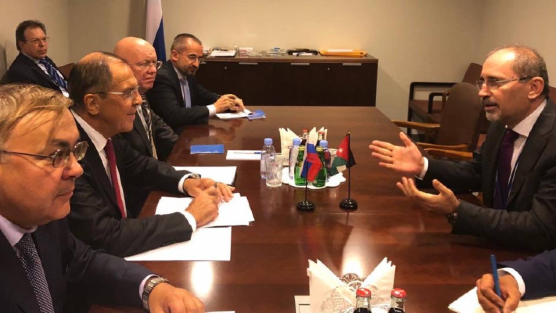 الصفدي خلال لقائه لافروف