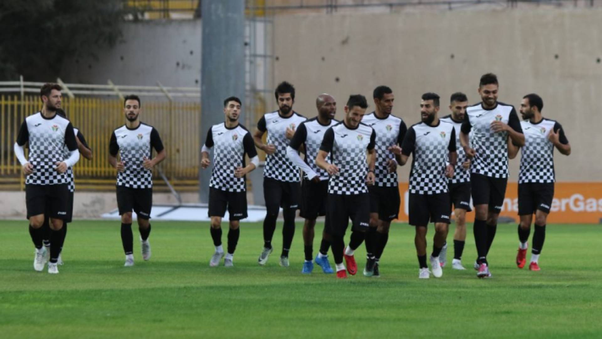 لاعبة منتخبنا الوطني لكرة القدم