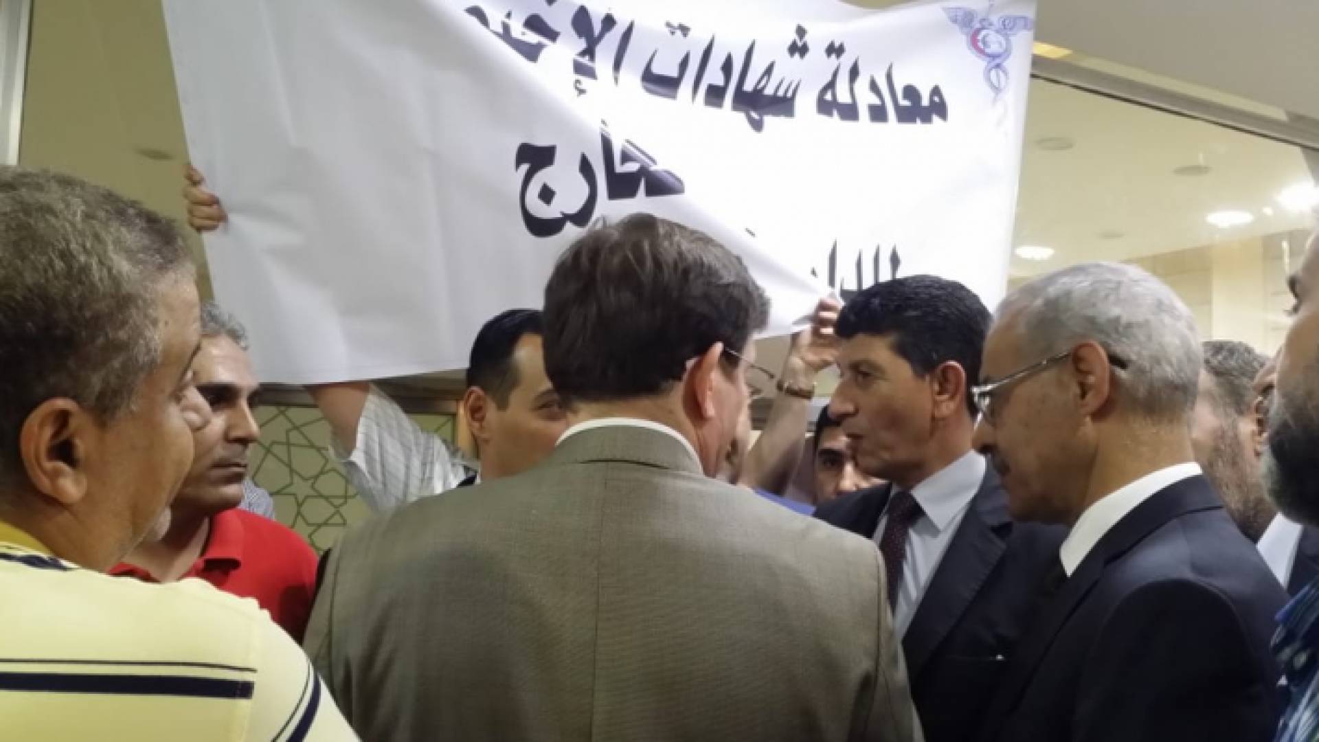 جانب من لقاء الاطباء المعتصمين بوزير الصحة