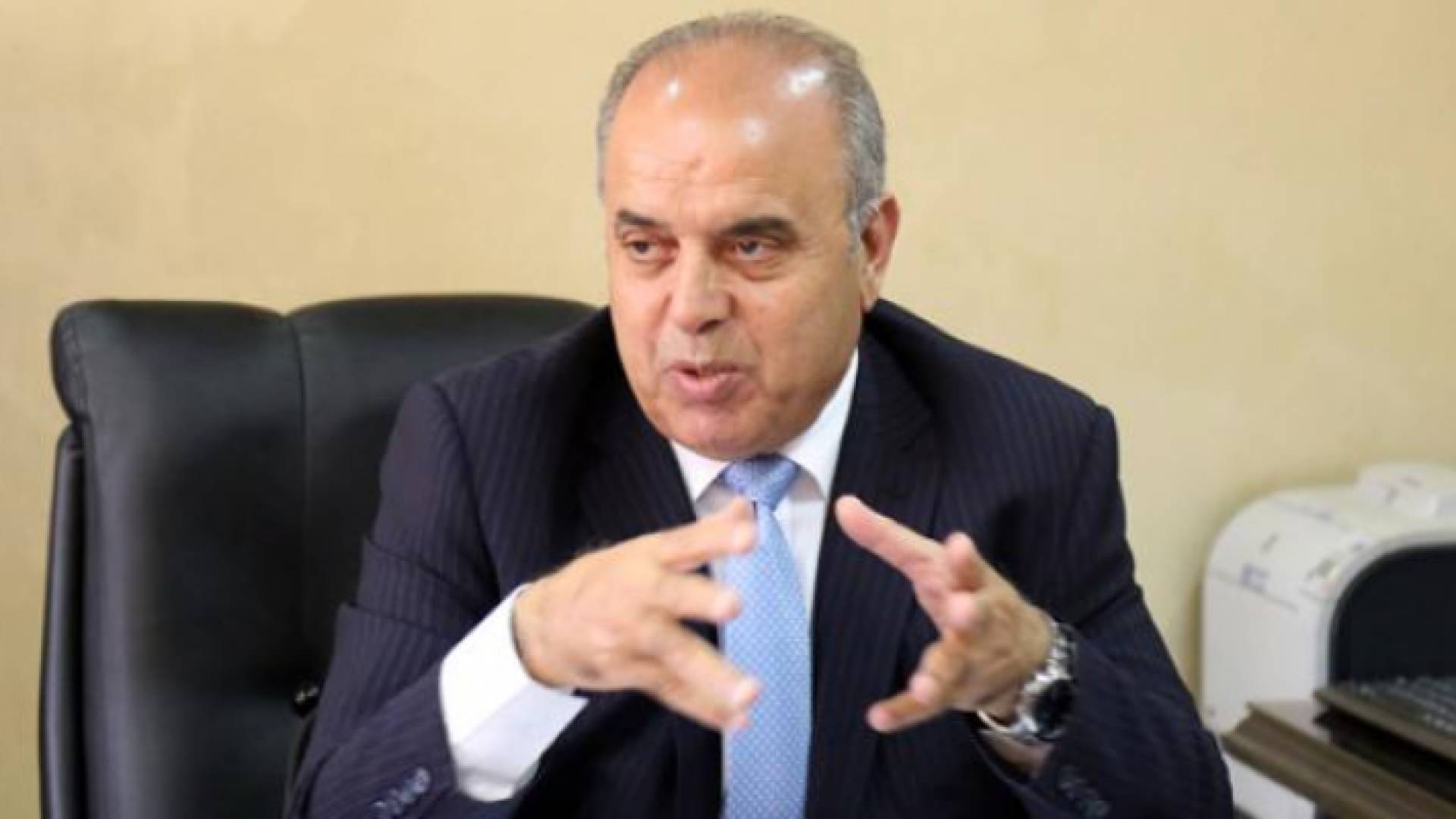 وزير التربية والتعليم عزمي محافظة