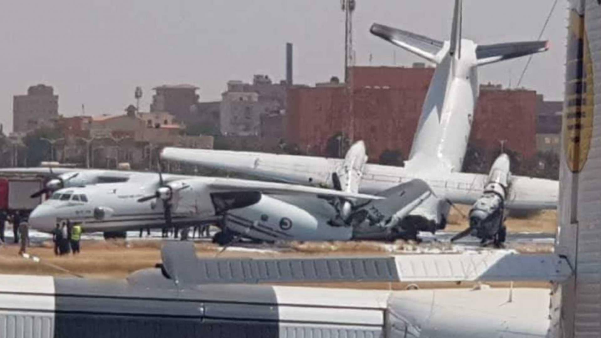 إغلاق مطار الخرطوم بعد اصطدام طائرتين
