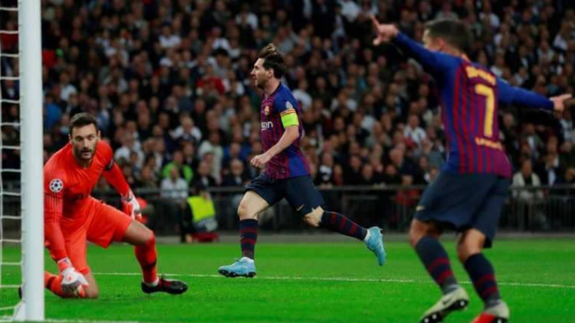من لقاء برشلونة وتوتنهام في دوري أبطال أوروبا
