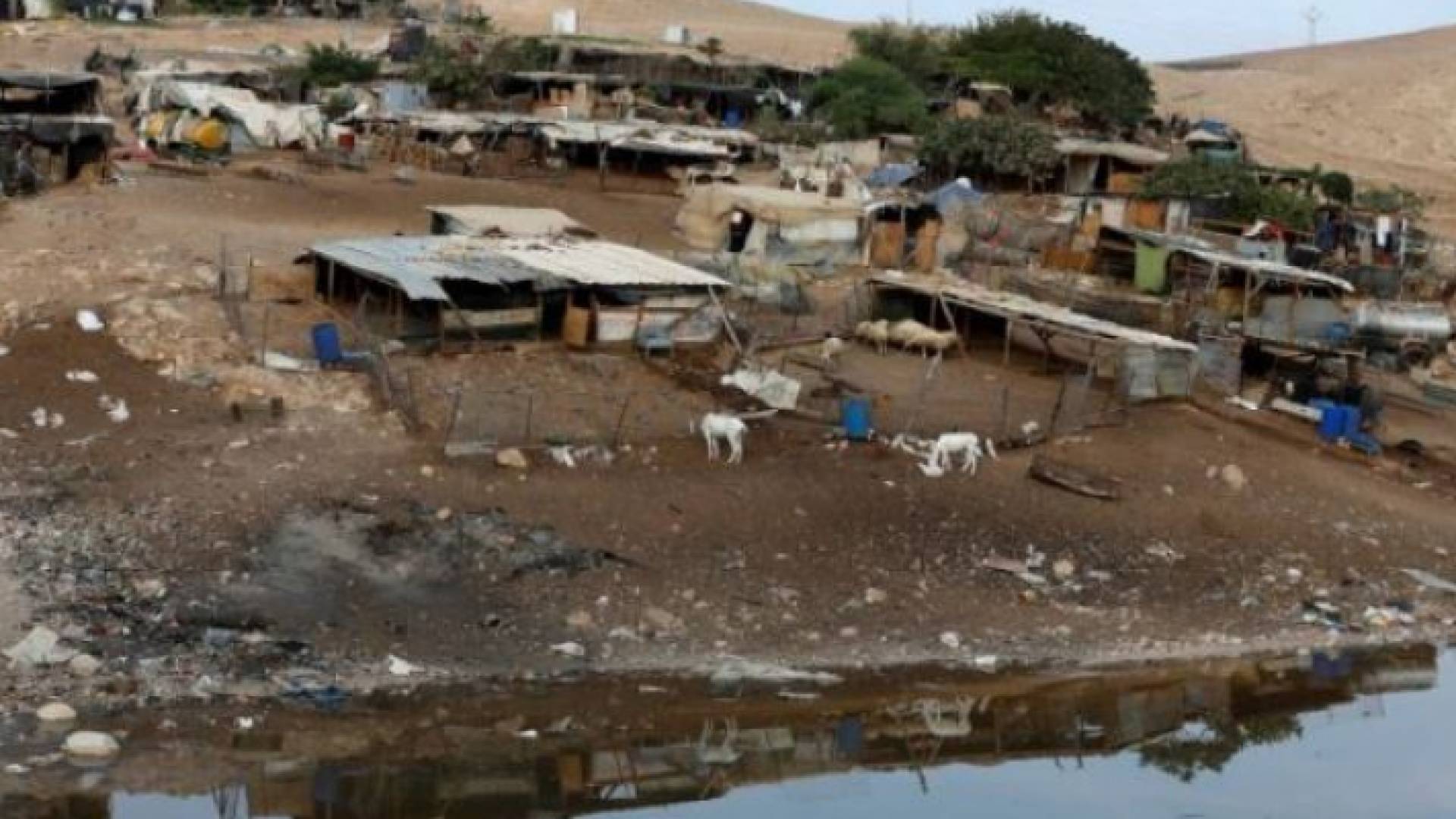 الخان الأحمر
