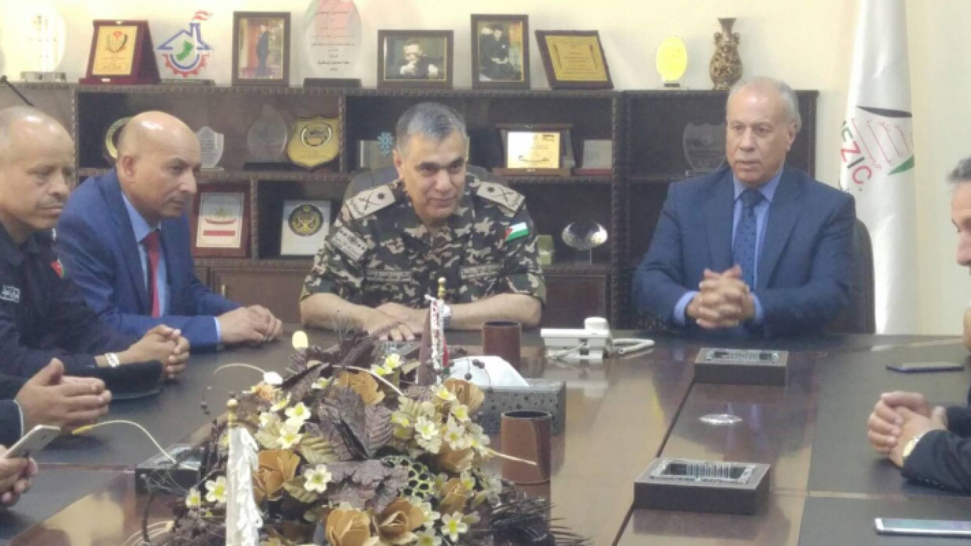 الرحامنة يقوم بزيارة مفاجئة لمركز جمرك "الحرة" بالزرقاء