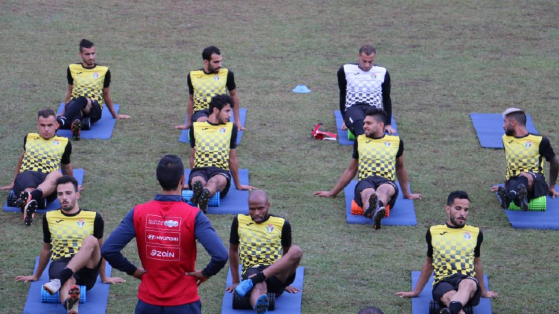 لاعبو النشامى اول تدريب لهم