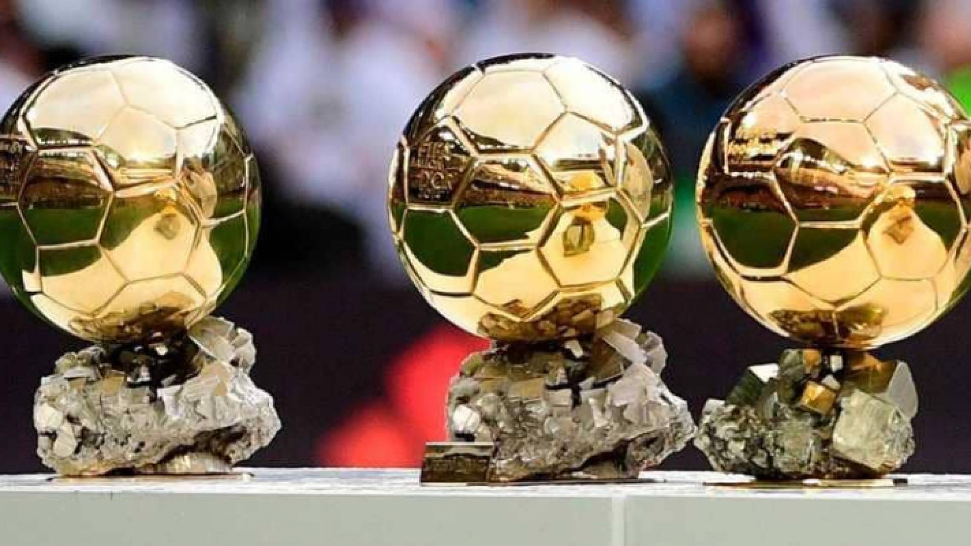 كرات ذهبية - تعبيرية