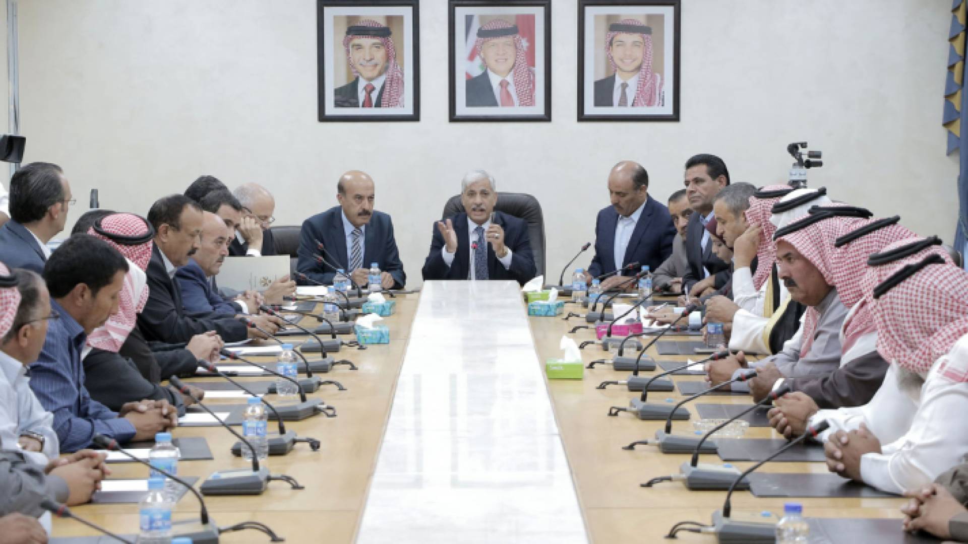 الصورة خلال الاجتماع